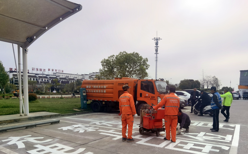 婺源公交:低碳減排資源共享 充電站“白+黑”對(duì)外營(yíng)運(yùn)